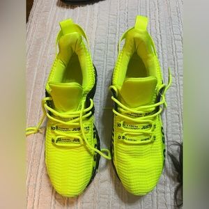 Just So‎ So fluorescent green size 39
